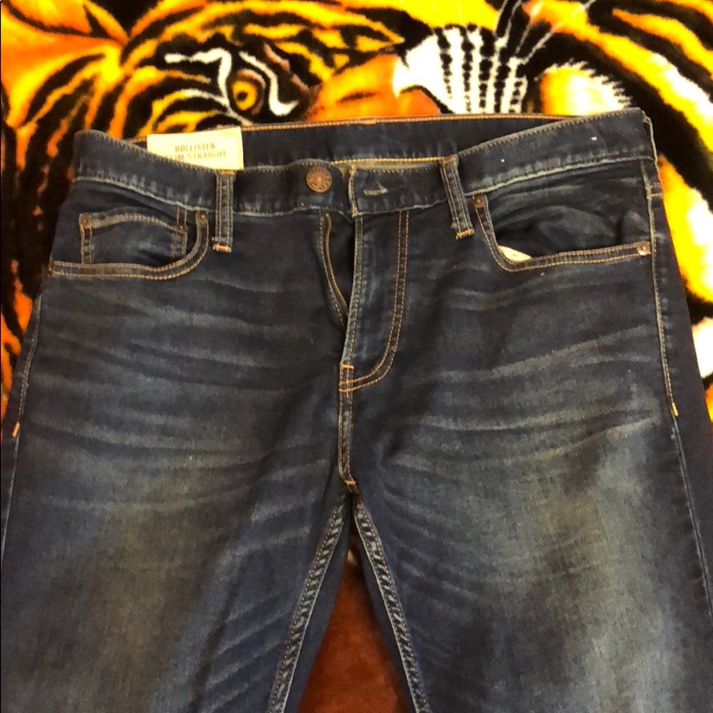 Men’s slim straight jeans